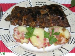 Coastele caramelizate cu cartofi la microunde