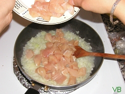 Ceapa călită cu pui